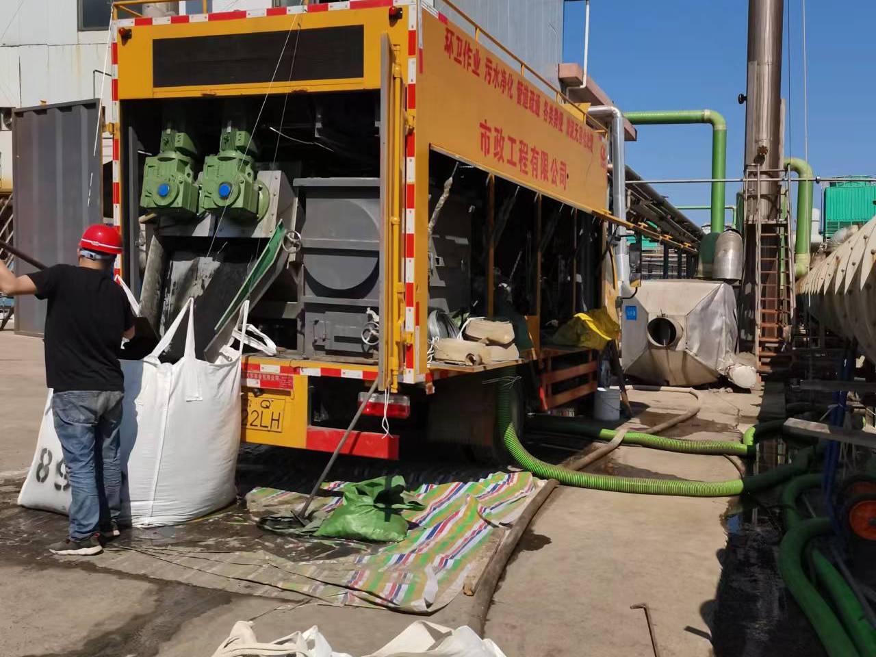 南安淤泥压干处理